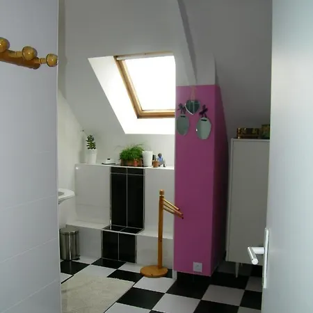 Oda ve Kahvaltı D'hotes La Jaunais 4*